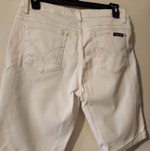 Brand New Calvin Klein Off White Shorts BERMUDAS KNEE LENGTH